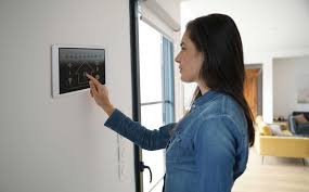 Texans Set the Thermostat Low—And Keep it There!